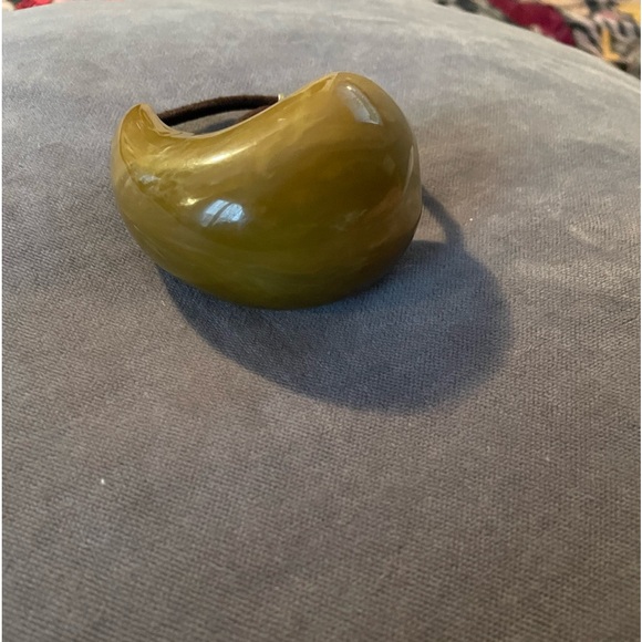 Colette Malouf Lucite teardrop ponytail hold - Picture 4 of 4